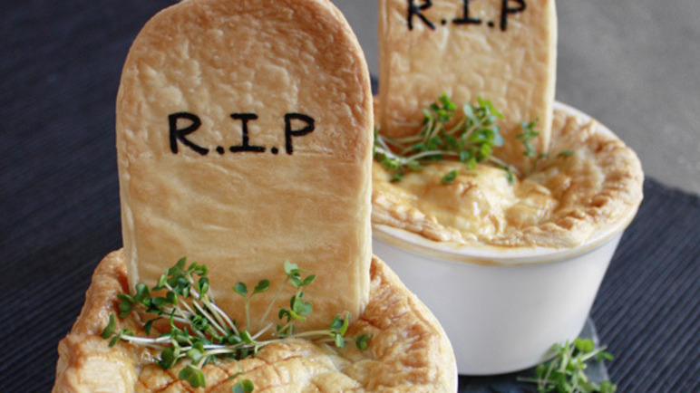 Image: Chicken and mushroom grave pies